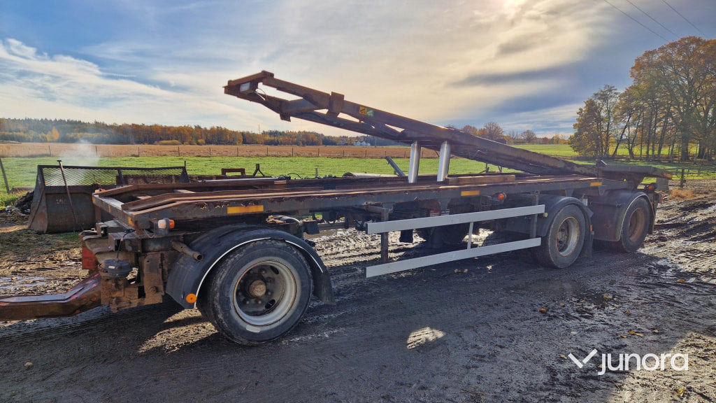 Lastväxlarvagn + Tipp - Härryda, THLBS-300-N - Konteineris-vežimus/ Sukeisti kūną priekaba: foto 2 Lastväxlarvagn + Tipp - Härryda, THLBS-300-N - Konteineris-vežimus/ Sukeisti kūną priekaba: foto 2