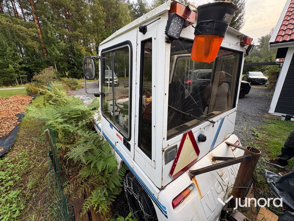 Plogbil - Bagagetruck - Bagažo vilkikas: foto 2 Plogbil - Bagagetruck - Bagažo vilkikas: foto 2