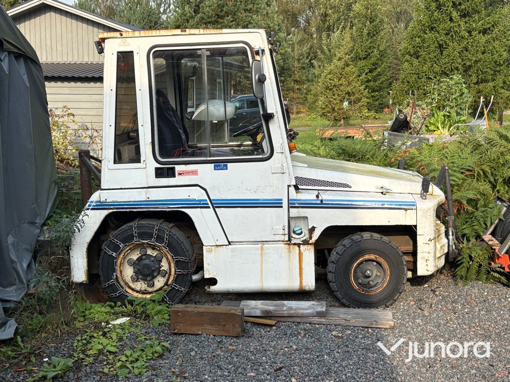Plogbil - Bagagetruck - Bagažo vilkikas: foto 1 Plogbil - Bagagetruck - Bagažo vilkikas: foto 1