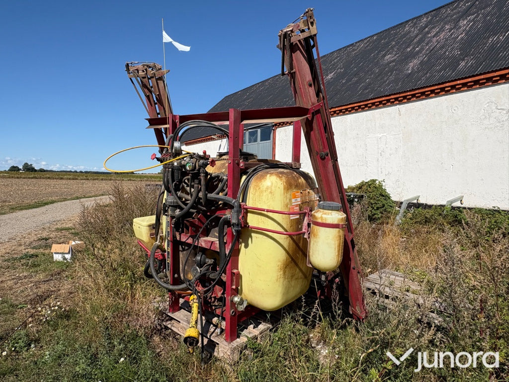 Växtspruta - Hardi, 1000L, 12M - Pakabinamas purkštuvas: foto 1 Växtspruta - Hardi, 1000L, 12M - Pakabinamas purkštuvas: foto 1