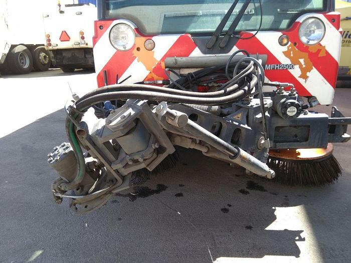 Gatvių šlavimo mašina Aebi MFH2500: foto 11