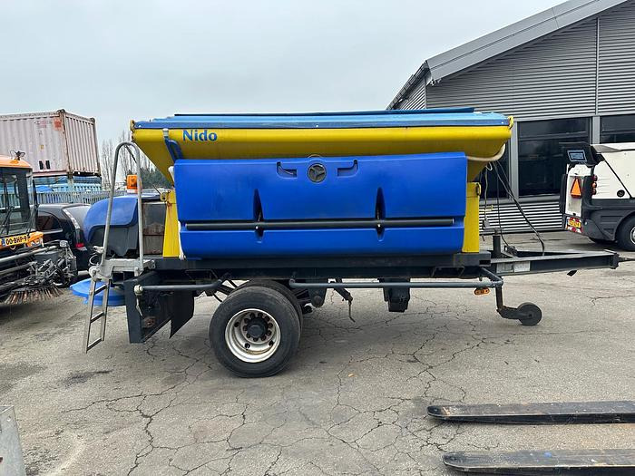 Nido Stratos B35K-30 ACLN-490 - Smėlio/ Druskos barstytuvas: foto 1 Nido Stratos B35K-30 ACLN-490 - Smėlio/ Druskos barstytuvas: foto 1