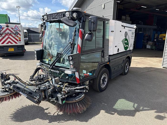 Schmidt eSwingo 200+ - Gatvių šlavimo mašina: foto 3 Schmidt eSwingo 200+ - Gatvių šlavimo mašina: foto 3