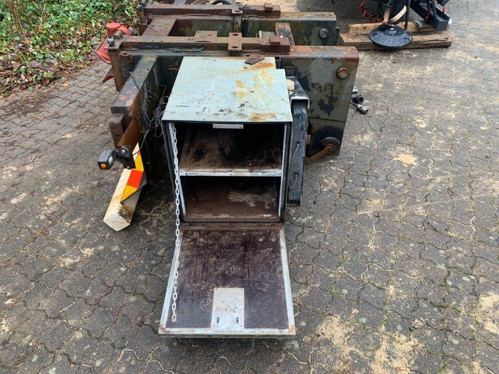 HMF 20,5 T-M kran konsol med træktravers - Kėbulas ir išorė - Sunkvežimis: foto 3 HMF 20,5 T-M kran konsol med træktravers - Kėbulas ir išorė - Sunkvežimis: foto 3