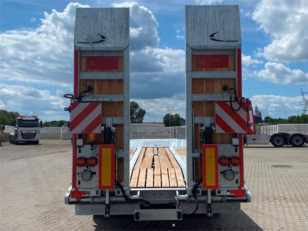 Hangler DTS 300 3 akslet med ramper - Žemo profilio platforma priekaba: foto 5 Hangler DTS 300 3 akslet med ramper - Žemo profilio platforma priekaba: foto 5