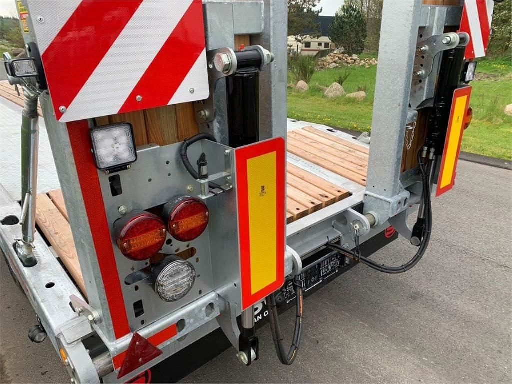 Hangler TPS-H 280 Jumbo-Z 3 akslet - Žemo profilio platforma priekaba: foto 5 Hangler TPS-H 280 Jumbo-Z 3 akslet - Žemo profilio platforma priekaba: foto 5