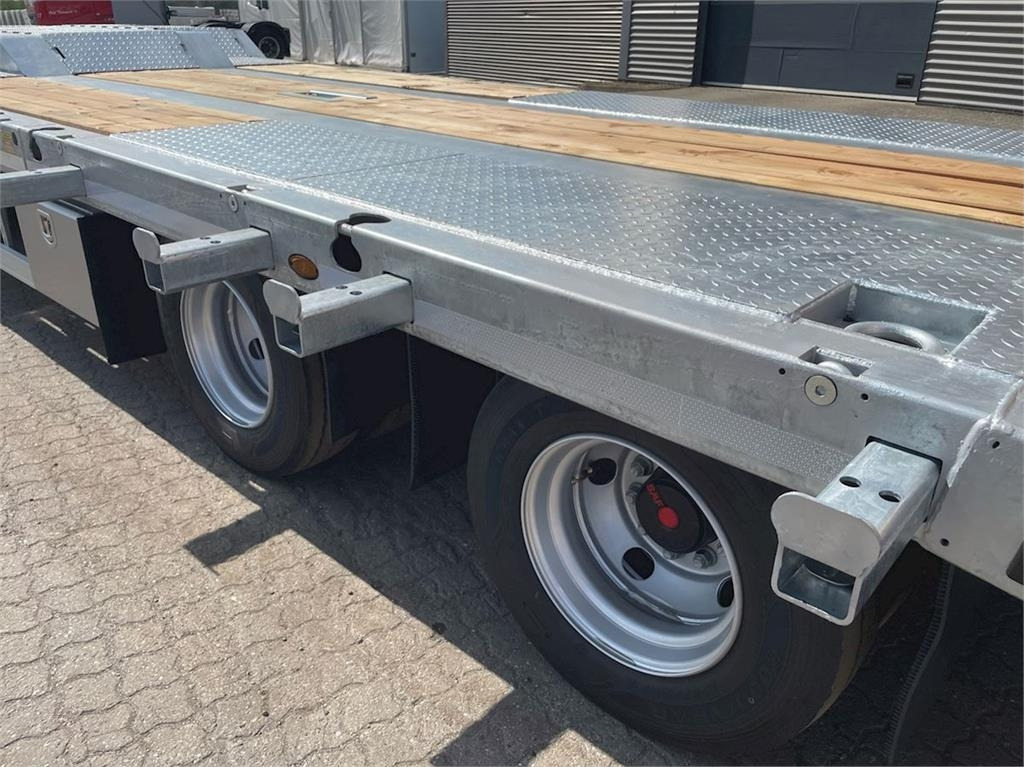 Hangler VTS-H 400 4 akslet - 2 delt ramper  - Žemo profilio platforma priekaba: foto 3 Hangler VTS-H 400 4 akslet - 2 delt ramper  - Žemo profilio platforma priekaba: foto 3