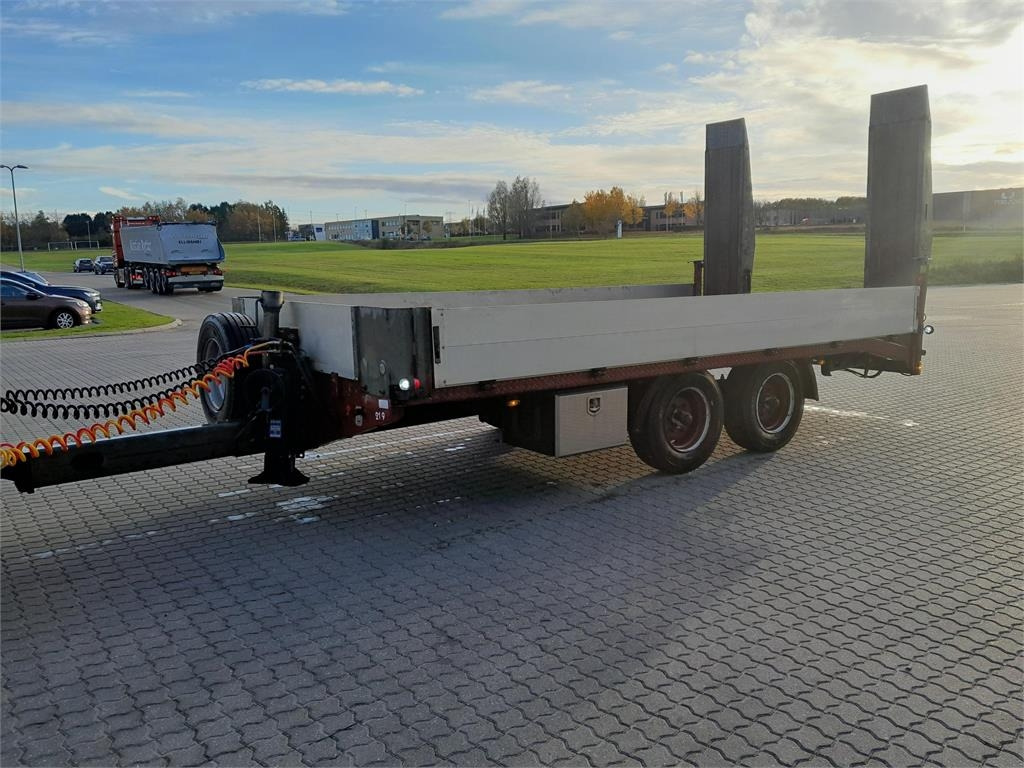 MTDK KC200 11,8 ton 5,2 mtr lad + ramper - Žemo profilio platforma priekaba: foto 1 MTDK KC200 11,8 ton 5,2 mtr lad + ramper - Žemo profilio platforma priekaba: foto 1