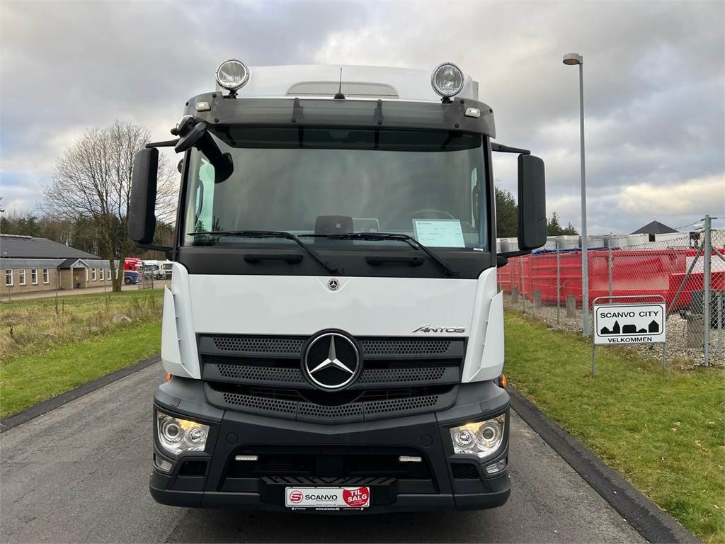Mercedes-Benz Antos 2533 L - Furgonas sunkvežimis: foto 4 Mercedes-Benz Antos 2533 L - Furgonas sunkvežimis: foto 4