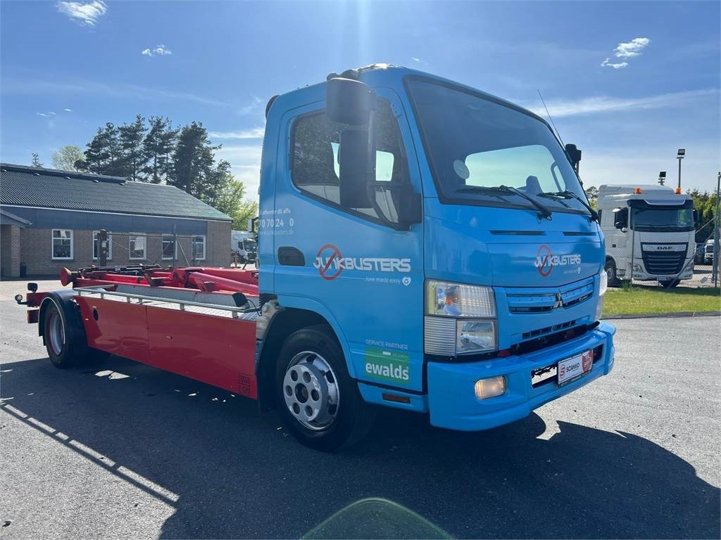 Mitsubishi Fuso CANTER 9C150 - Hook-lift sunkvežimis: foto 2 Mitsubishi Fuso CANTER 9C150 - Hook-lift sunkvežimis: foto 2