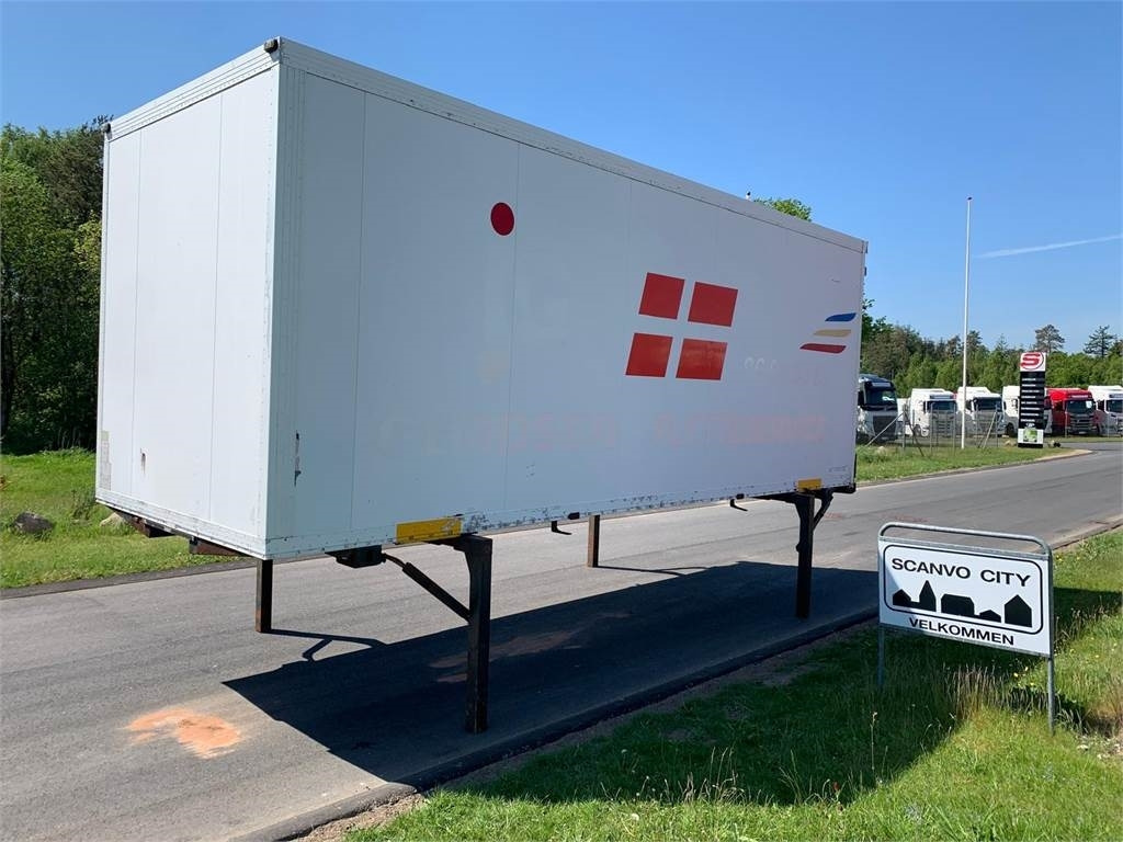 Schmitz WKD 7150 mm - bagdøre - Furgonas puspriekabė: foto 1 Schmitz WKD 7150 mm - bagdøre - Furgonas puspriekabė: foto 1