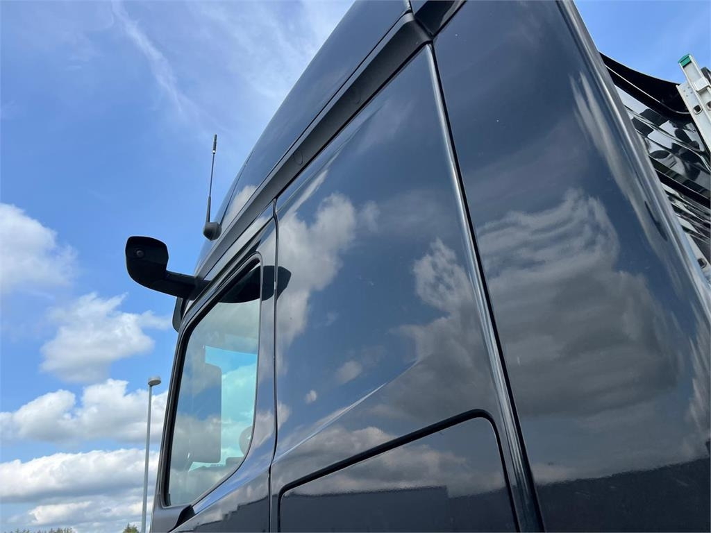 Mercedes-Benz Actros 2545 LS  - Vilkikas: foto 2 Mercedes-Benz Actros 2545 LS  - Vilkikas: foto 2