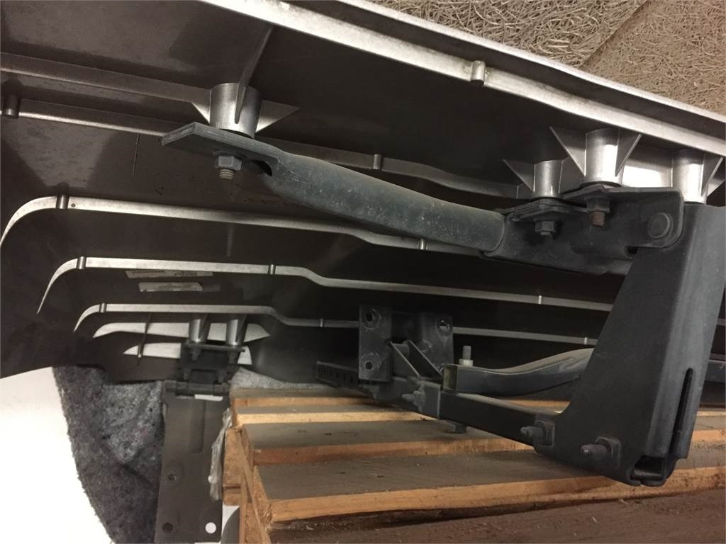 Volvo FH4 Globetrotter tagspoiler - Aerodinamika/ Spoileris - Sunkvežimis: foto 5 Volvo FH4 Globetrotter tagspoiler - Aerodinamika/ Spoileris - Sunkvežimis: foto 5