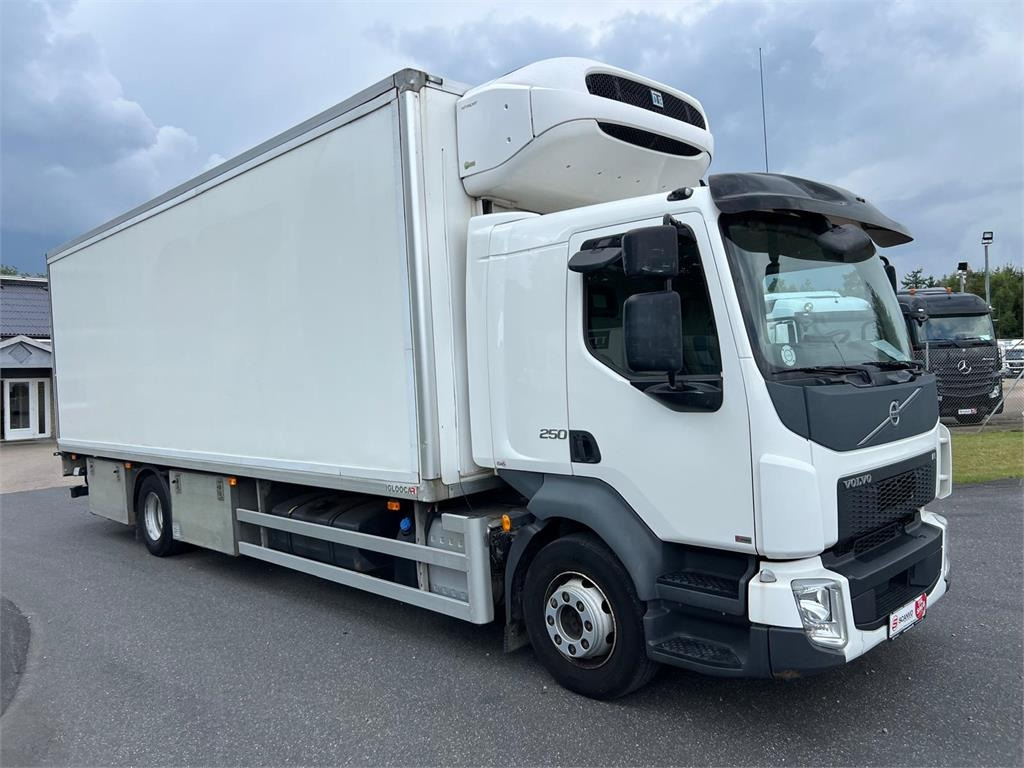Volvo FL 250 16 ton - Refrižeratorius sunkvežimis: foto 2 Volvo FL 250 16 ton - Refrižeratorius sunkvežimis: foto 2