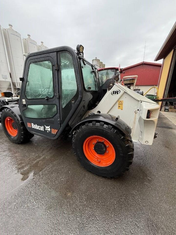 Bobcat T 2556 - Teleskopinis krautuvas: foto 1 Bobcat T 2556 - Teleskopinis krautuvas: foto 1