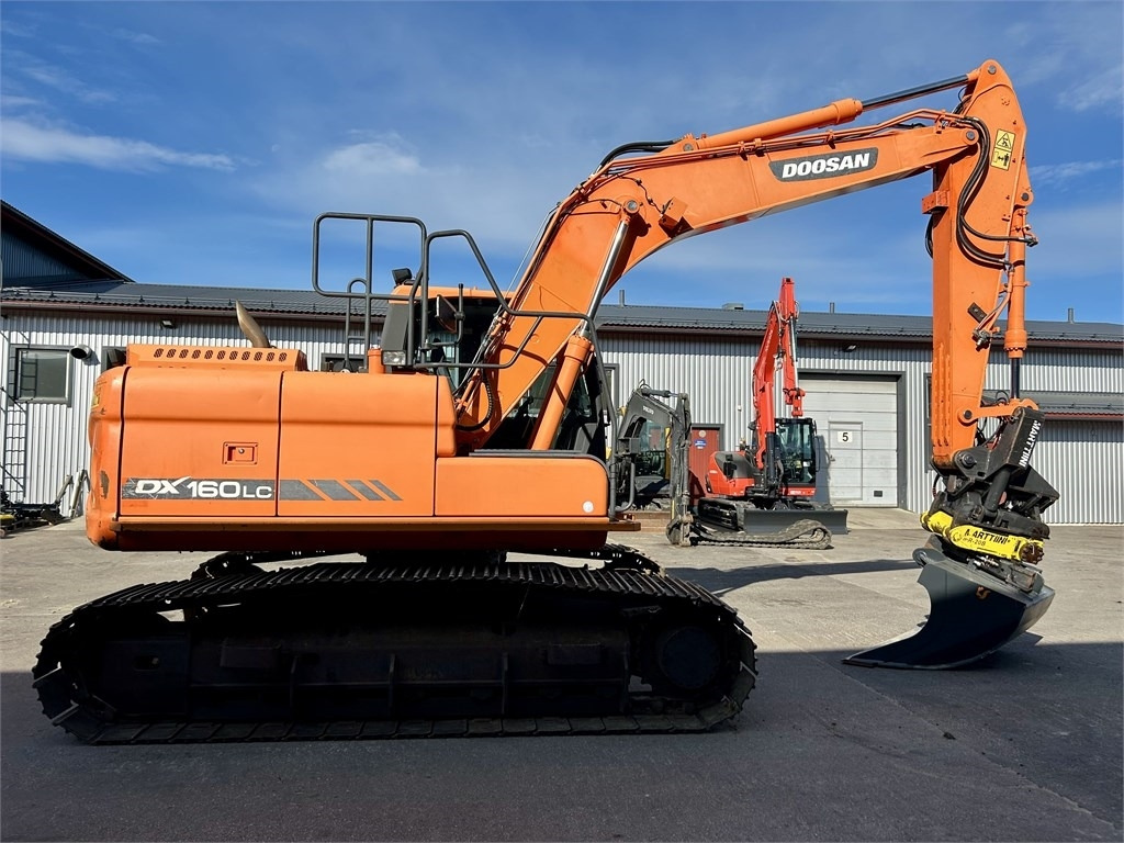 Doosan DX160LC-3 KALLISTAJA+PYÖRITTÄJÄ - Vikšrinis ekskavatorius: foto 5 Doosan DX160LC-3 KALLISTAJA+PYÖRITTÄJÄ - Vikšrinis ekskavatorius: foto 5