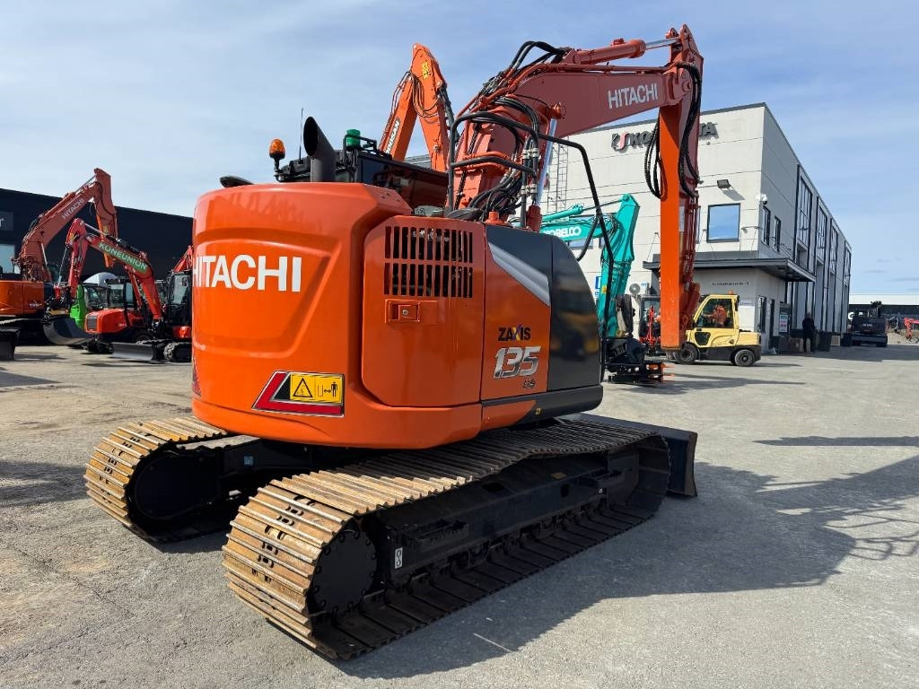 Hitachi ZX 135 USBL-7 Puskulevy - Vikšrinis ekskavatorius: foto 5 Hitachi ZX 135 USBL-7 Puskulevy - Vikšrinis ekskavatorius: foto 5