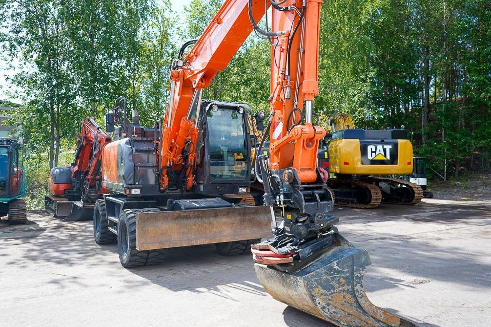 Hitachi ZX 140 W-6 - Ratinis ekskavatorius: foto 5 Hitachi ZX 140 W-6 - Ratinis ekskavatorius: foto 5