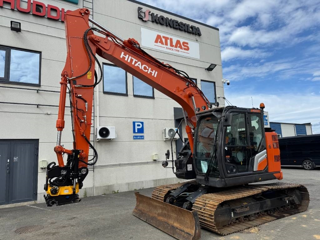 Hitachi ZX135USBL-7 PYÖRITTÄJÄLLÄ - Vikšrinis ekskavatorius: foto 2 Hitachi ZX135USBL-7 PYÖRITTÄJÄLLÄ - Vikšrinis ekskavatorius: foto 2