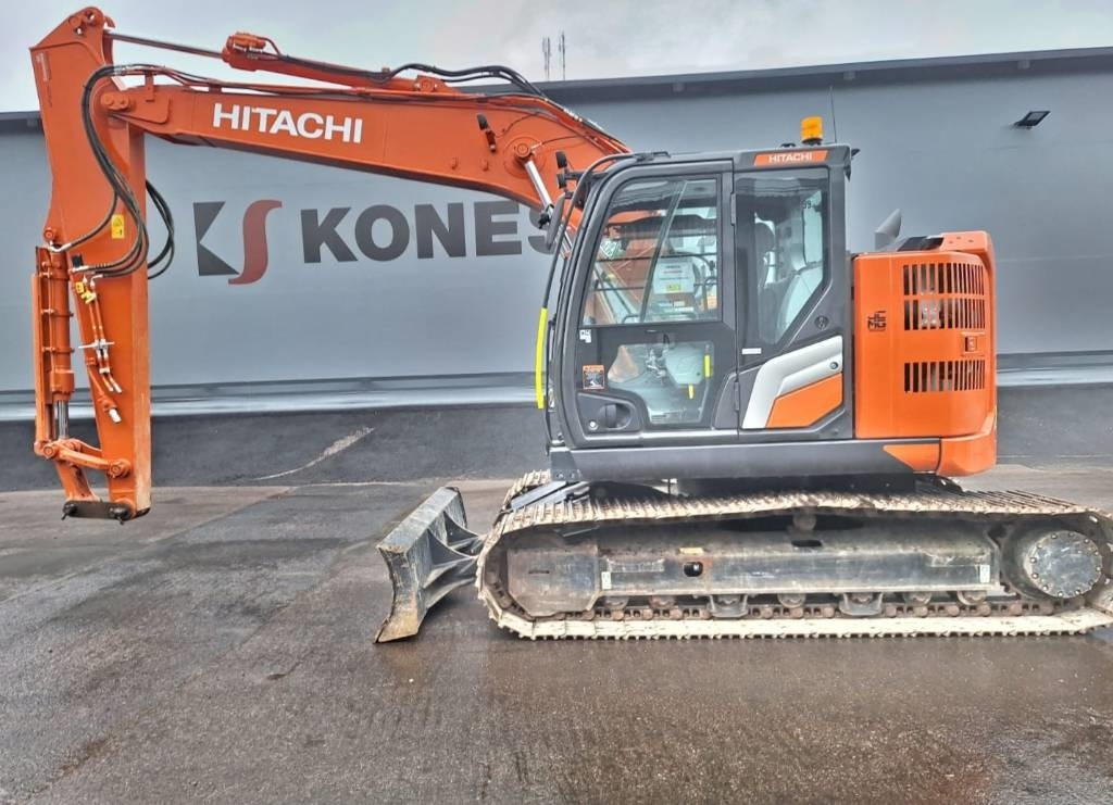 Hitachi ZX135USLC-7 PUSKULEVYLLÄ - Vikšrinis ekskavatorius: foto 1 Hitachi ZX135USLC-7 PUSKULEVYLLÄ - Vikšrinis ekskavatorius: foto 1