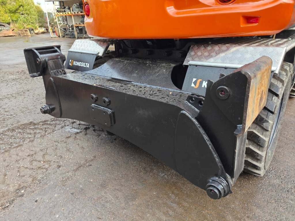 Hitachi ZX135W-7 VARUSTELTU - Ratinis ekskavatorius: foto 3 Hitachi ZX135W-7 VARUSTELTU - Ratinis ekskavatorius: foto 3