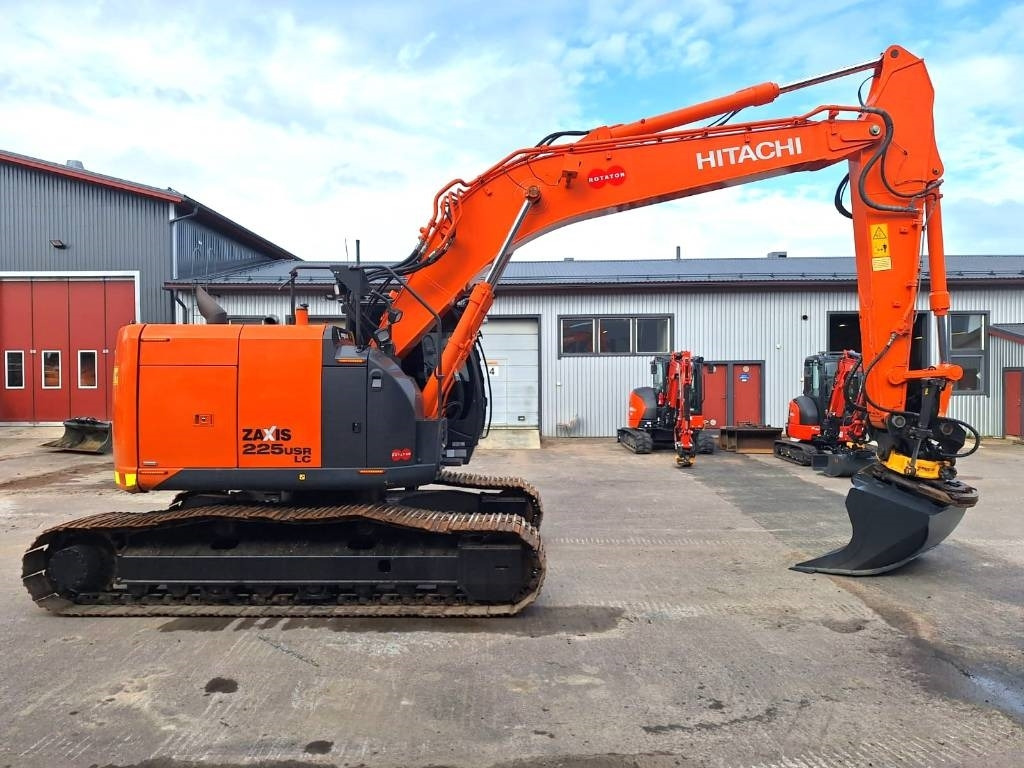 Hitachi ZX225USLC-5 PYÖRITTÄJÄLLÄ - Vikšrinis ekskavatorius: foto 5 Hitachi ZX225USLC-5 PYÖRITTÄJÄLLÄ - Vikšrinis ekskavatorius: foto 5