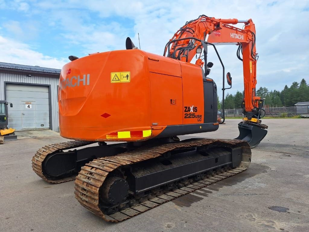 Hitachi ZX225USLC-5 PYÖRITTÄJÄLLÄ - Vikšrinis ekskavatorius: foto 4 Hitachi ZX225USLC-5 PYÖRITTÄJÄLLÄ - Vikšrinis ekskavatorius: foto 4