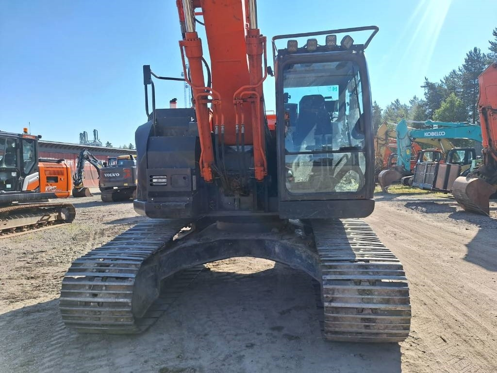 Hitachi ZX225USLC-5 - Vikšrinis ekskavatorius: foto 4 Hitachi ZX225USLC-5 - Vikšrinis ekskavatorius: foto 4