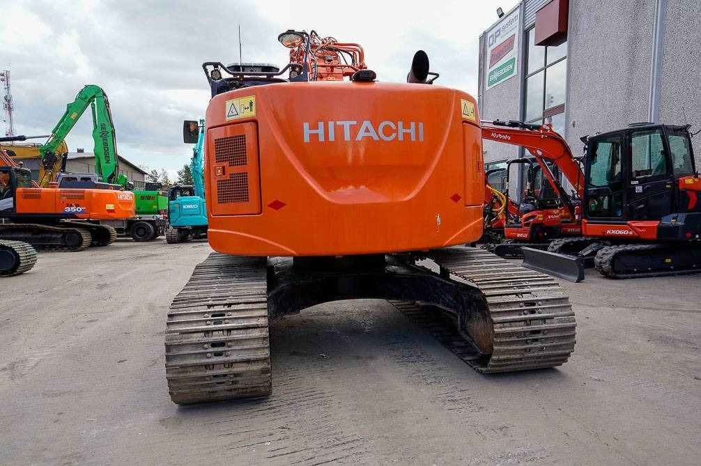 Hitachi ZX225USLC-5B MARTTIINILLA - Vikšrinis ekskavatorius: foto 4 Hitachi ZX225USLC-5B MARTTIINILLA - Vikšrinis ekskavatorius: foto 4
