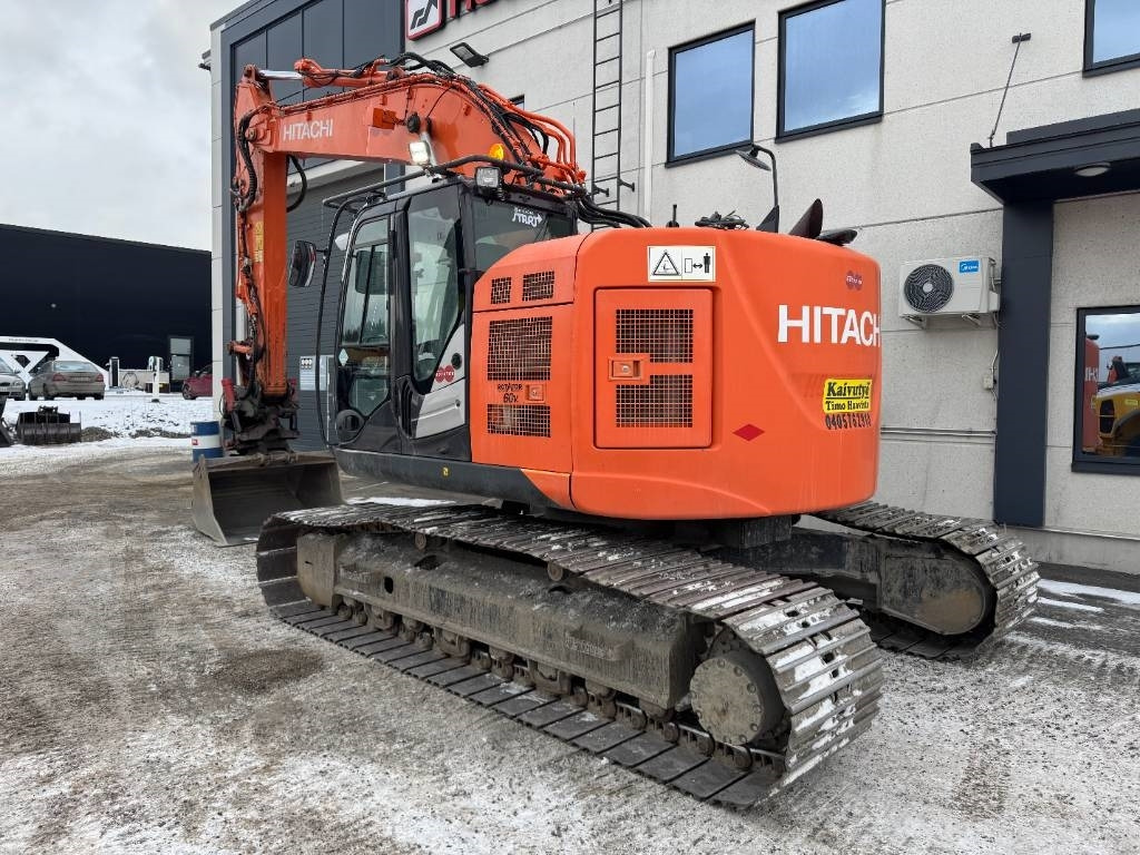 Hitachi ZX225USLC-5B PYÖRITTÄJÄLLÄ - Vikšrinis ekskavatorius: foto 3 Hitachi ZX225USLC-5B PYÖRITTÄJÄLLÄ - Vikšrinis ekskavatorius: foto 3