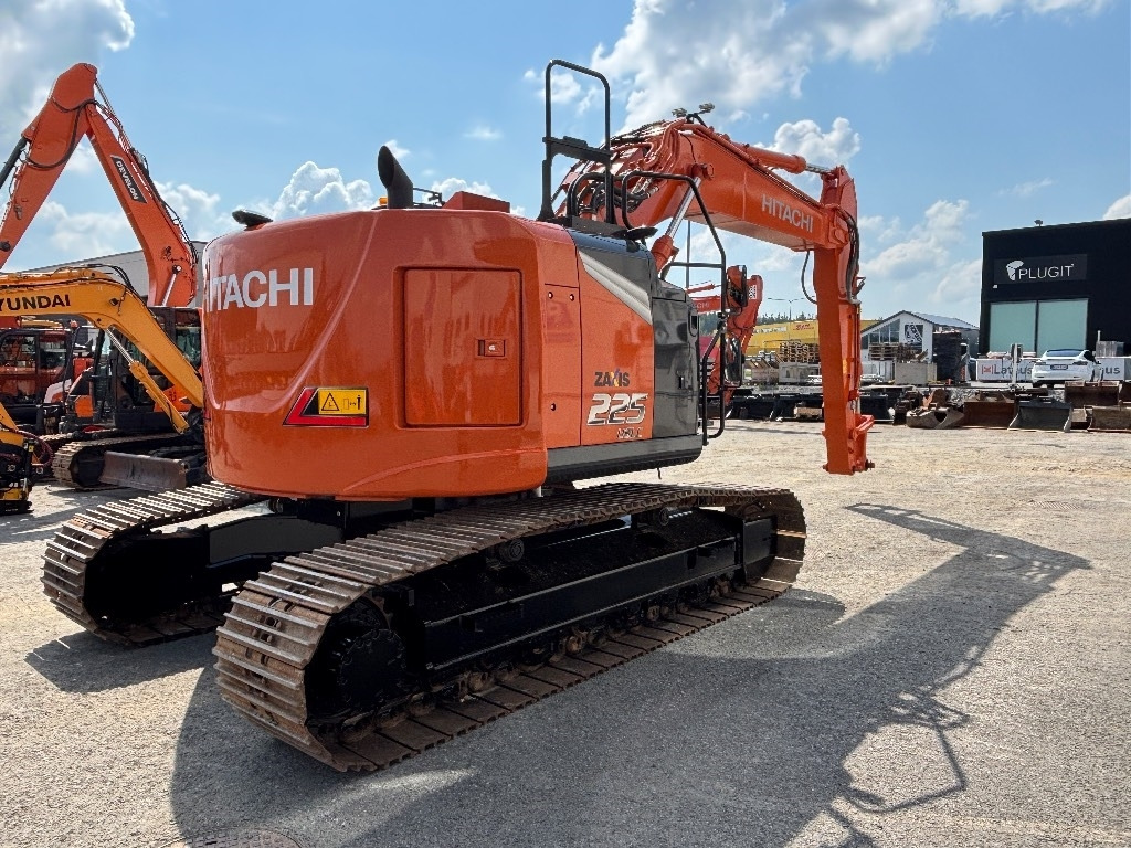 Hitachi ZX225USLC-7 - Vikšrinis ekskavatorius: foto 4 Hitachi ZX225USLC-7 - Vikšrinis ekskavatorius: foto 4