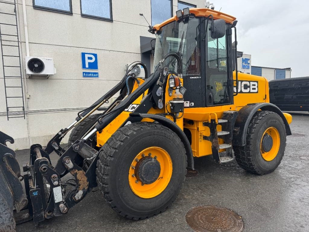 JCB 416 HT HYVÄT VARUSTEET - Ratinis krautuvas: foto 3 JCB 416 HT HYVÄT VARUSTEET - Ratinis krautuvas: foto 3