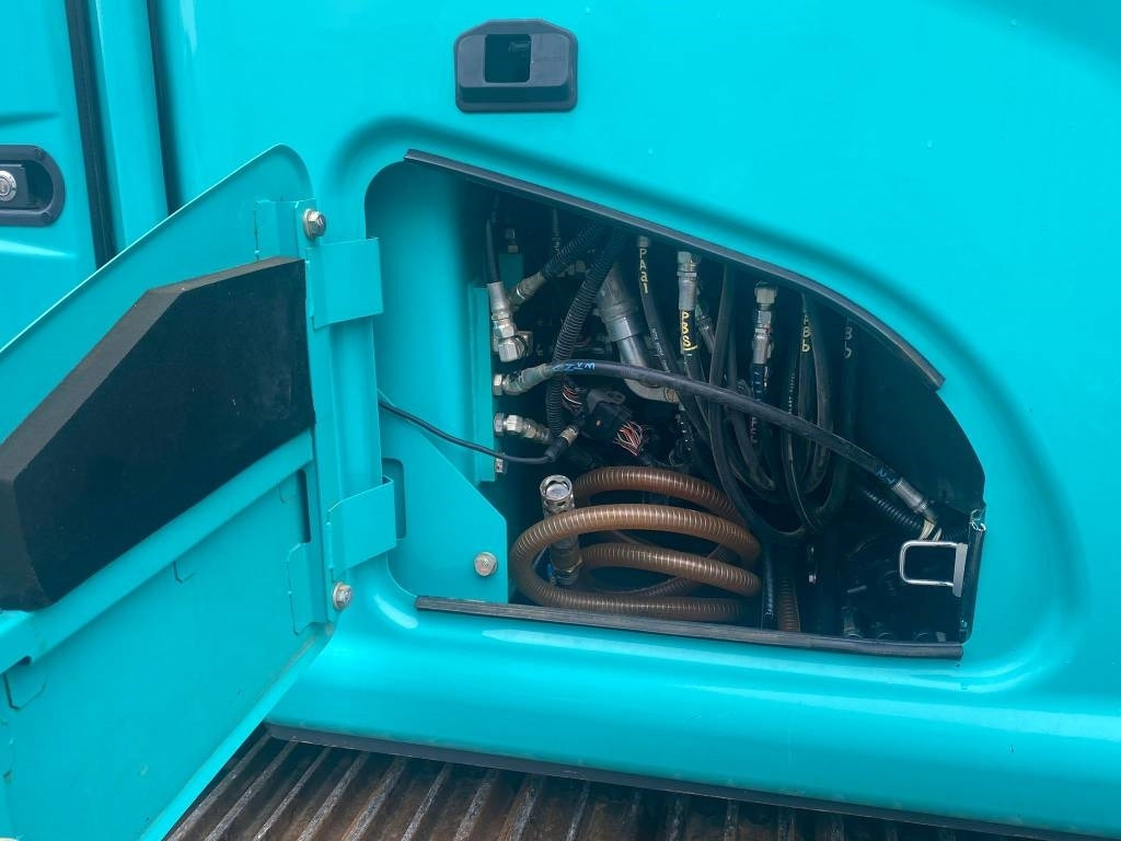 Vikšrinis ekskavatorius Kobelco SK140SRLC-7: foto 8