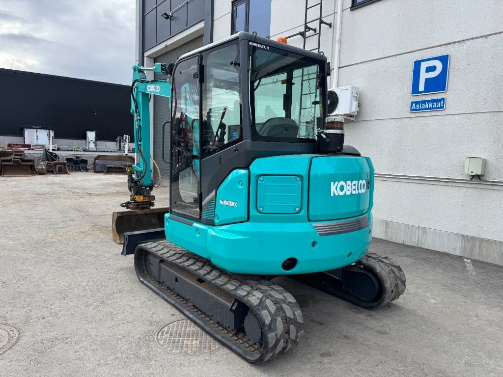 Kobelco SK45SRX-6 Pyörittäjä pihdeillä - Mini ekskavatorius: foto 3 Kobelco SK45SRX-6 Pyörittäjä pihdeillä - Mini ekskavatorius: foto 3