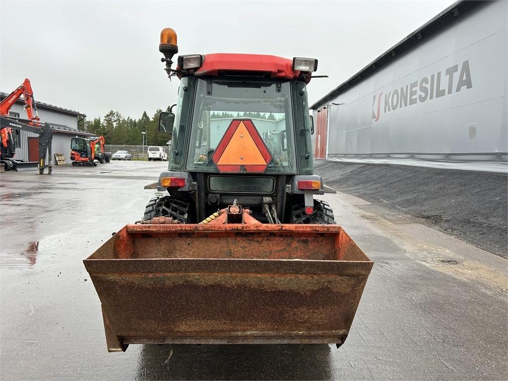 Kubota L 3600 AURA JA HIEKOTIN - Komunalinis traktorius: foto 3 Kubota L 3600 AURA JA HIEKOTIN - Komunalinis traktorius: foto 3