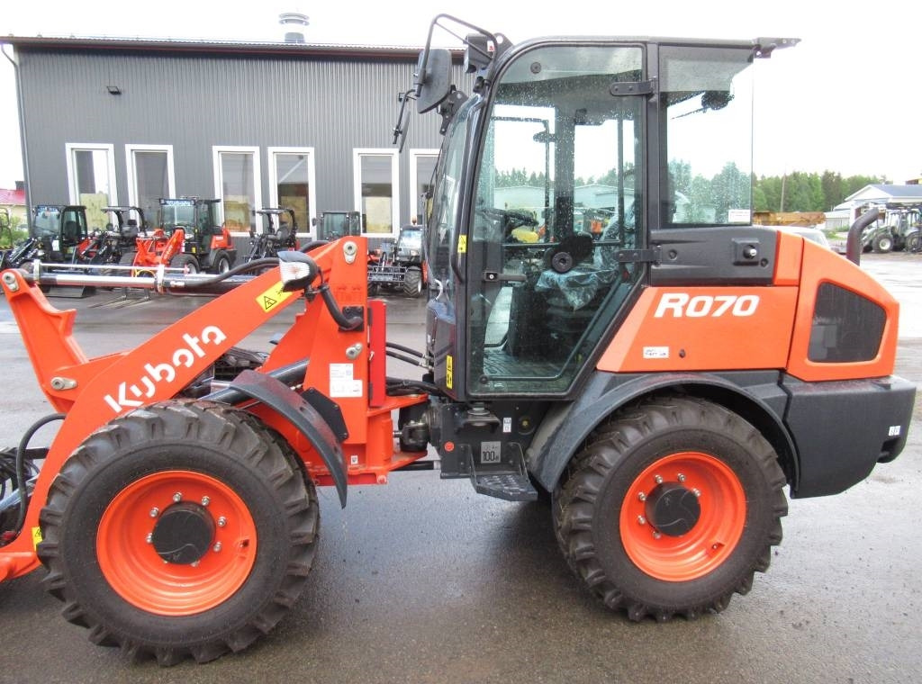 Kubota R070W UUTUUSMALLI - Ratinis krautuvas: foto 2 Kubota R070W UUTUUSMALLI - Ratinis krautuvas: foto 2