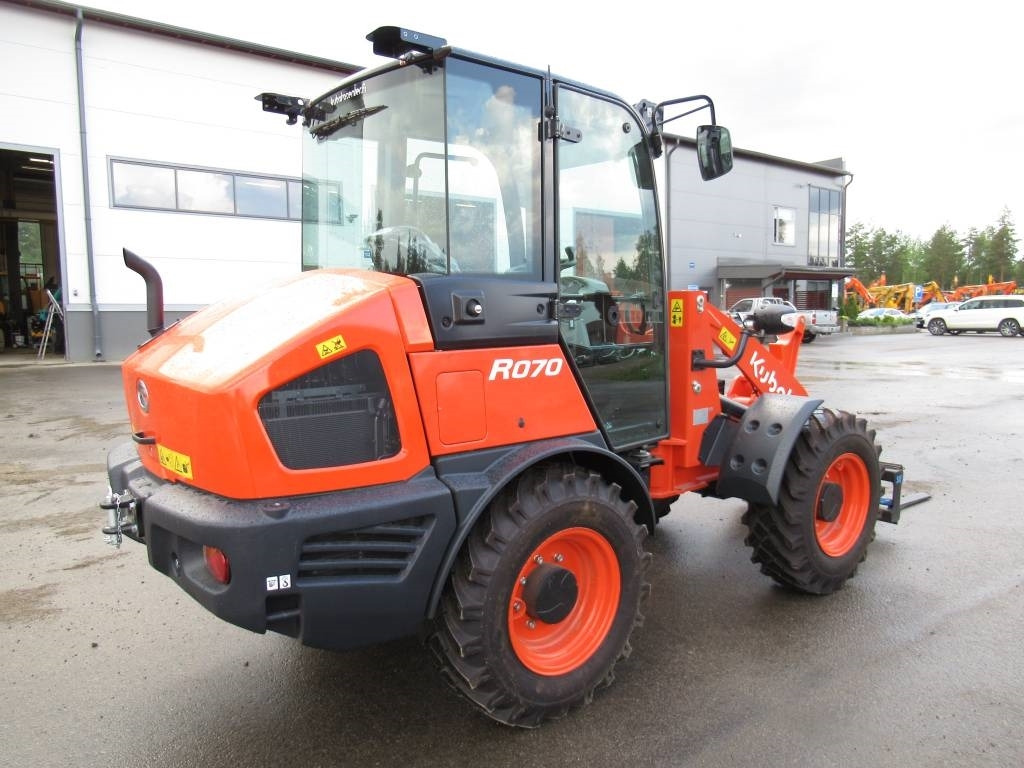 Kubota R070W UUTUUSMALLI - Ratinis krautuvas: foto 5 Kubota R070W UUTUUSMALLI - Ratinis krautuvas: foto 5