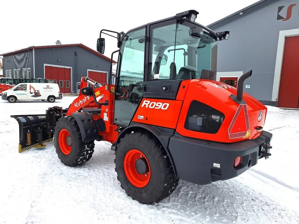 Kubota R090 TALVIPAKETILLA - Ratinis krautuvas: foto 3 Kubota R090 TALVIPAKETILLA - Ratinis krautuvas: foto 3