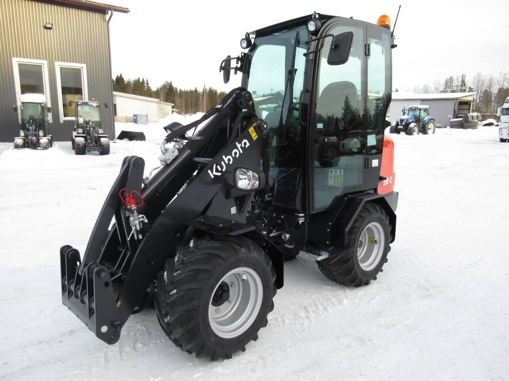 Kubota RT210-2 UUSI, TAKUU - Šarnyrinis krautuvas: foto 2 Kubota RT210-2 UUSI, TAKUU - Šarnyrinis krautuvas: foto 2