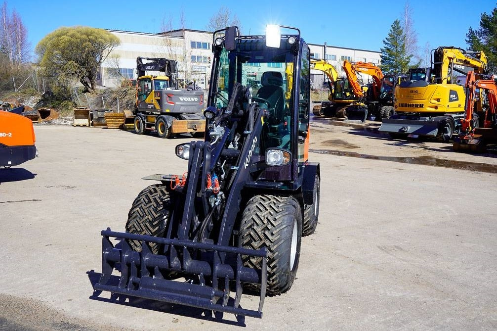 Kubota RT250-2 UUSI KONE! - Šarnyrinis krautuvas: foto 3 Kubota RT250-2 UUSI KONE! - Šarnyrinis krautuvas: foto 3