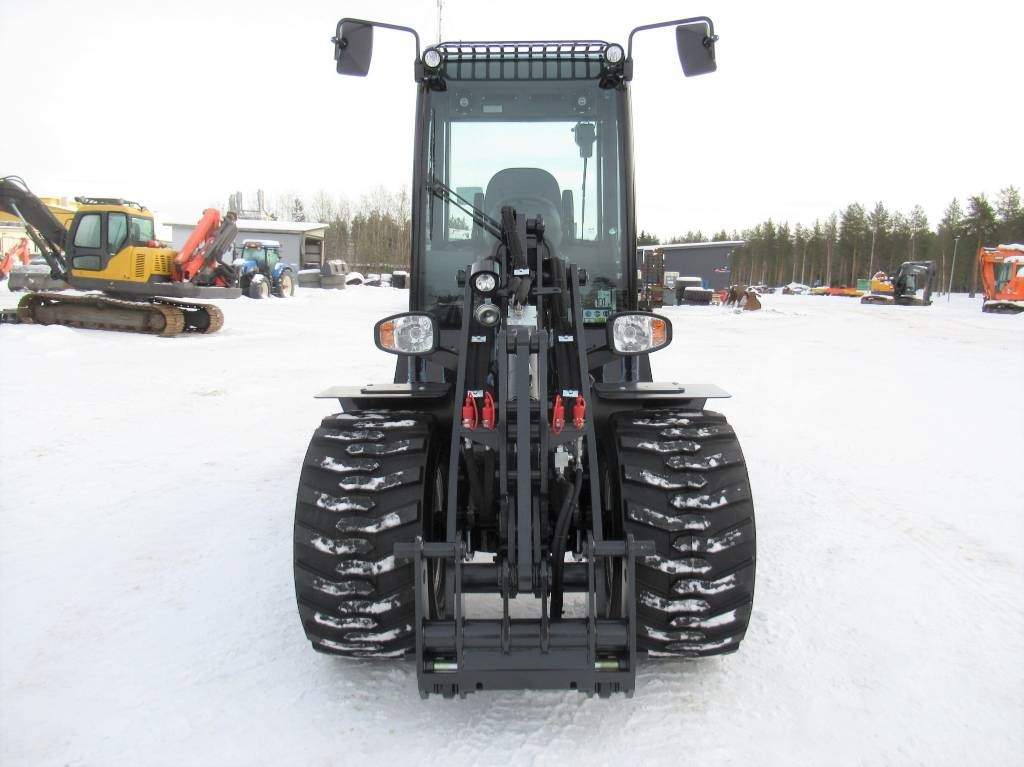 Kubota RT260-2 UUSI, TAKUU - Šarnyrinis krautuvas: foto 5 Kubota RT260-2 UUSI, TAKUU - Šarnyrinis krautuvas: foto 5