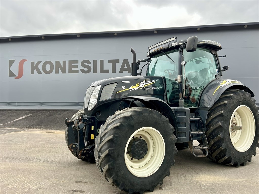 New Holland T 7070 AC - Traktorius: foto 1 New Holland T 7070 AC - Traktorius: foto 1