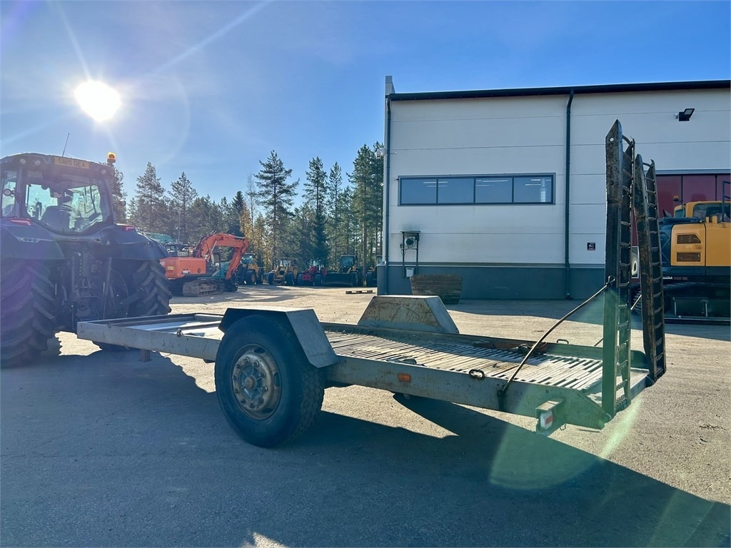 Omavalmiste 1 akselinen lavetti 6m - Žemo profilio platforma priekaba: foto 5 Omavalmiste 1 akselinen lavetti 6m - Žemo profilio platforma priekaba: foto 5