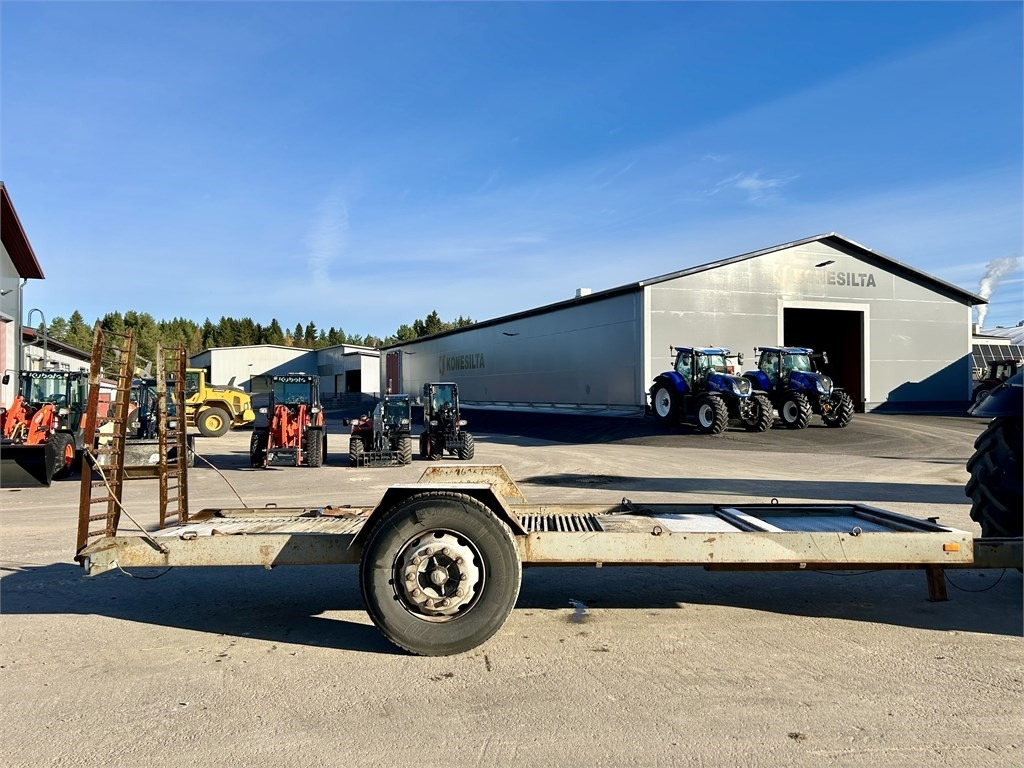 Omavalmiste 1 akselinen lavetti 6m - Žemo profilio platforma priekaba: foto 1 Omavalmiste 1 akselinen lavetti 6m - Žemo profilio platforma priekaba: foto 1