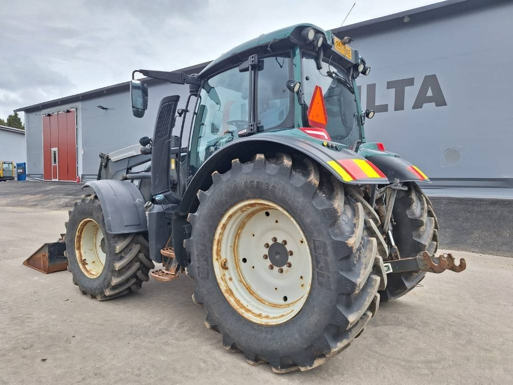 Valtra N174 VERSU ETUKUORMAAJALLA - Traktorius: foto 2 Valtra N174 VERSU ETUKUORMAAJALLA - Traktorius: foto 2