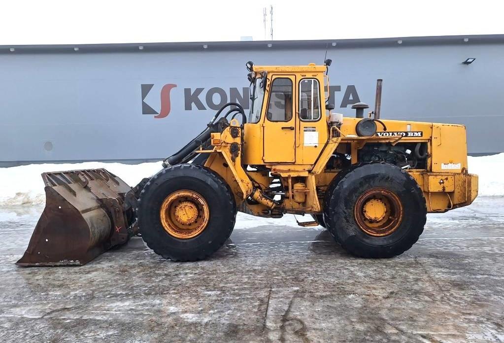 Volvo BM 4500 - Ratinis krautuvas: foto 1 Volvo BM 4500 - Ratinis krautuvas: foto 1