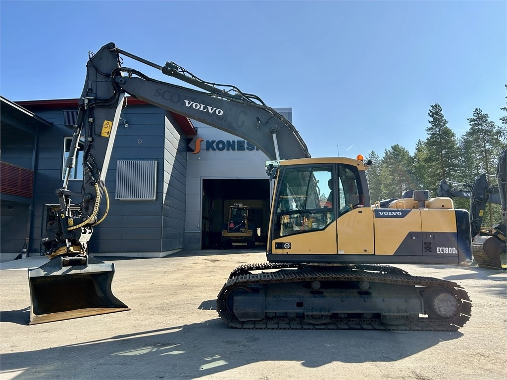 Volvo EC180DL PYÖRITTÄJÄLLÄ - Vikšrinis ekskavatorius: foto 1 Volvo EC180DL PYÖRITTÄJÄLLÄ - Vikšrinis ekskavatorius: foto 1