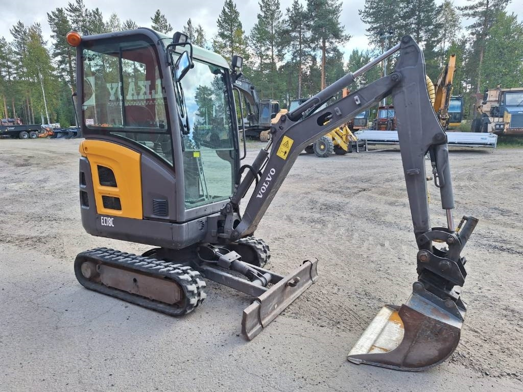 Volvo EC18C KALLISTAJALLA *EI ALVIA* - Mini ekskavatorius: foto 5 Volvo EC18C KALLISTAJALLA *EI ALVIA* - Mini ekskavatorius: foto 5