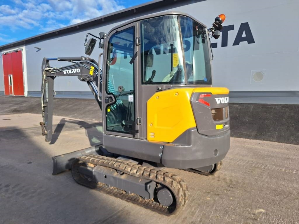 Volvo EC35D HIENO KUNTO - Mini ekskavatorius: foto 2 Volvo EC35D HIENO KUNTO - Mini ekskavatorius: foto 2