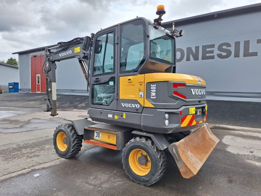 Volvo EW60E VÄHÄN AJETTU - Ratinis ekskavatorius: foto 2 Volvo EW60E VÄHÄN AJETTU - Ratinis ekskavatorius: foto 2